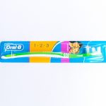 Oral-B 123 Classic Care Medium toothbrush
