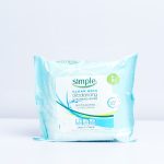 Simple Clear Skin Oil Balancing Cleansing Wipes